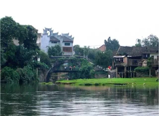 逃离沙漠建筑